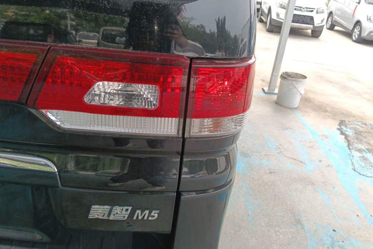 Used FORTHING Lingzhi 2016 M3 1.6L 7-Seater Luxury Model China IV Standard Right Rear Taillight