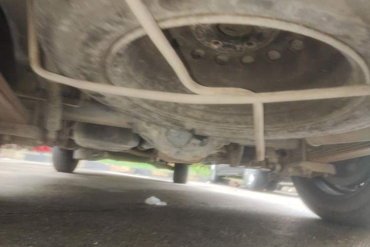 Used FORTHING Lingzhi 2016 V3 1.5L 7-Seater Standard Model China V Emission Standard Chassis Rear