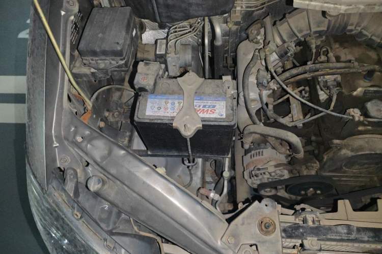 Used FORTHING Lingzhi 2016 M3 1.6L 7-Seater Standard Model China V Emission Standard Engine Bay Right