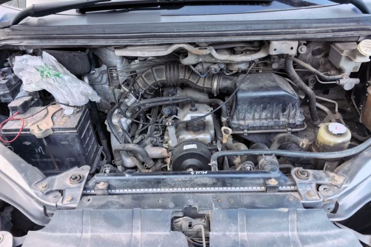 Used FORTHING Lingzhi 2016 M3L 1.6L 7-Seater Comfort Model Engine Bay