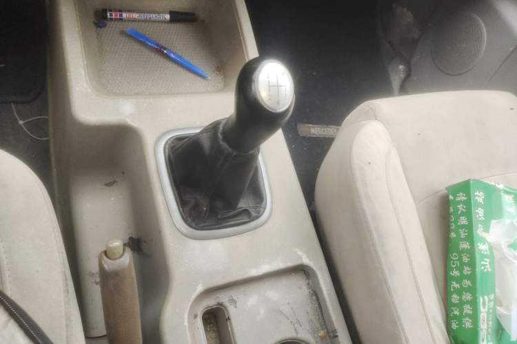 Used FORTHING Lingzhi 2016 V3 1.5L 7-Seater Standard Model China V Emission Standard Gear Lever