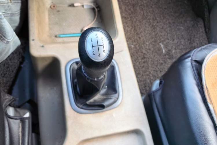 Used FORTHING Lingzhi 2016 M3L 1.6L 7-Seater Comfort Model Gear Lever