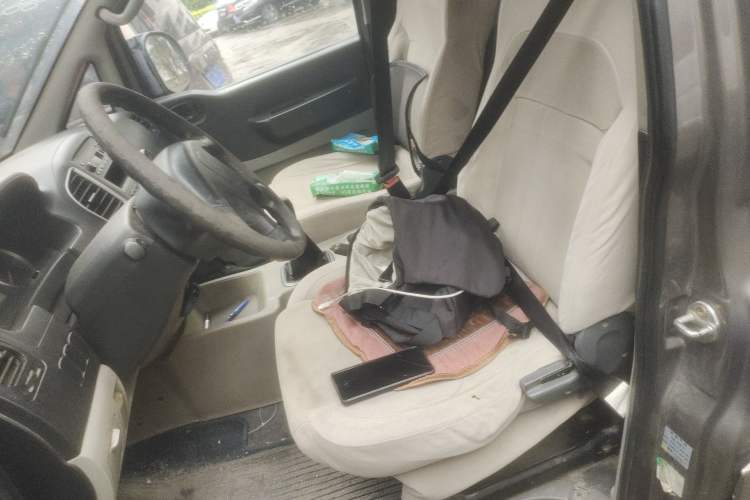 Used FORTHING Lingzhi 2016 V3 1.5L 7-Seater Standard Model China V Emission Standard Left Front Seat