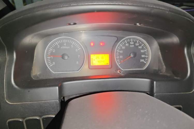 Used FORTHING Lingzhi 2016 M3 1.6L 7-Seater Standard Model China V Emission Standard Odometer Close Up