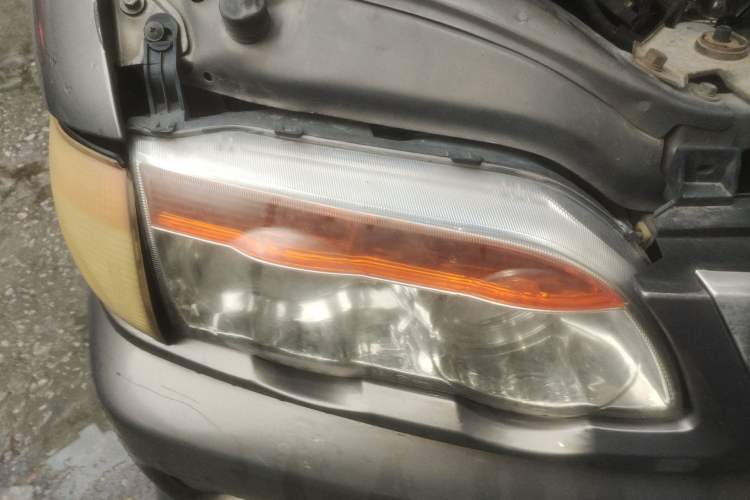 Used FORTHING Lingzhi 2016 V3 1.5L 7-Seater Standard Model China V Emission Standard Right Front Headlight