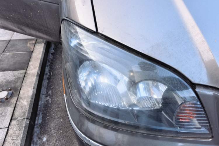 Used FORTHING Lingzhi 2016 M3L 1.6L 7-Seater Comfort Model Right Front Headlight