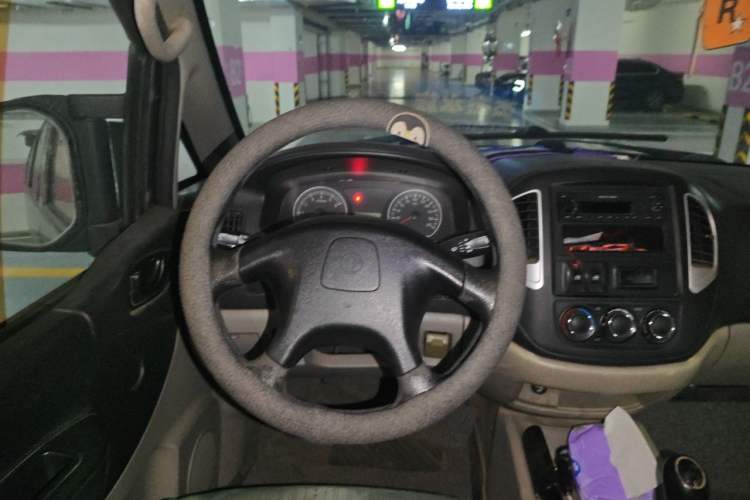 Used FORTHING Lingzhi 2016 M3 1.6L 7-Seater Standard Model China V Emission Standard Steering Wheel