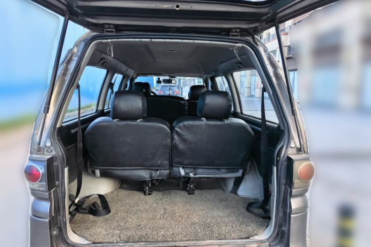 Used FORTHING Lingzhi 2016 M3L 1.6L 7-Seater Comfort Model Trunk