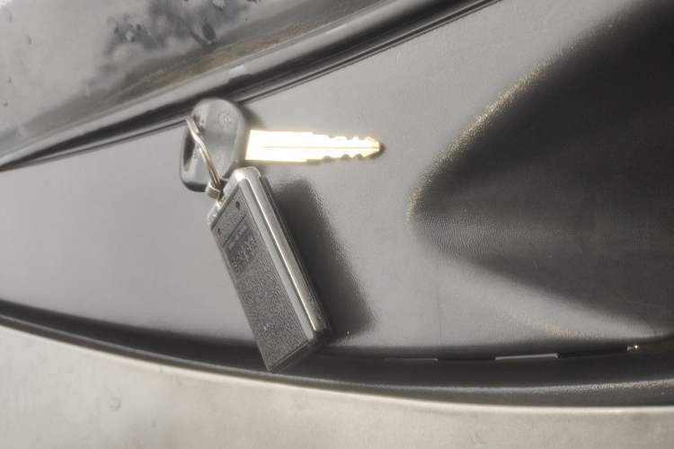 Used FORTHING Lingzhi 2016 V3 1.5L 7-Seater Standard Model China V Emission Standard Vehicle Key