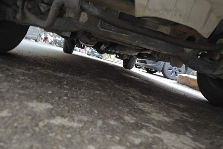 Used FORTHING Lingzhi 2016 V3 1.5L 7-Seater Standard Model China V Emission Standard Chassis Front