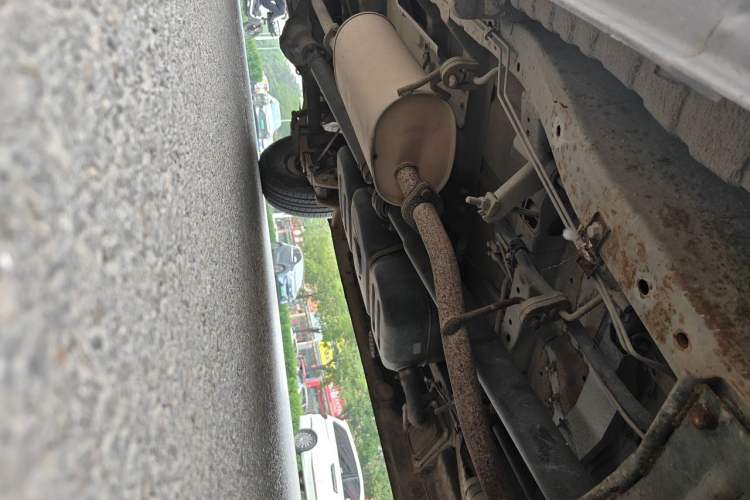 Used FORTHING Lingzhi 2016 M3L 1.6L 7-Seater Comfort Model Chassis Front Right