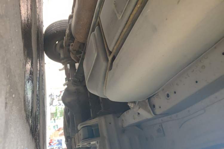 Used FORTHING Lingzhi 2016 M5 2.0L 7-seat Long-wheelbase Standard Model Chassis Rear Left