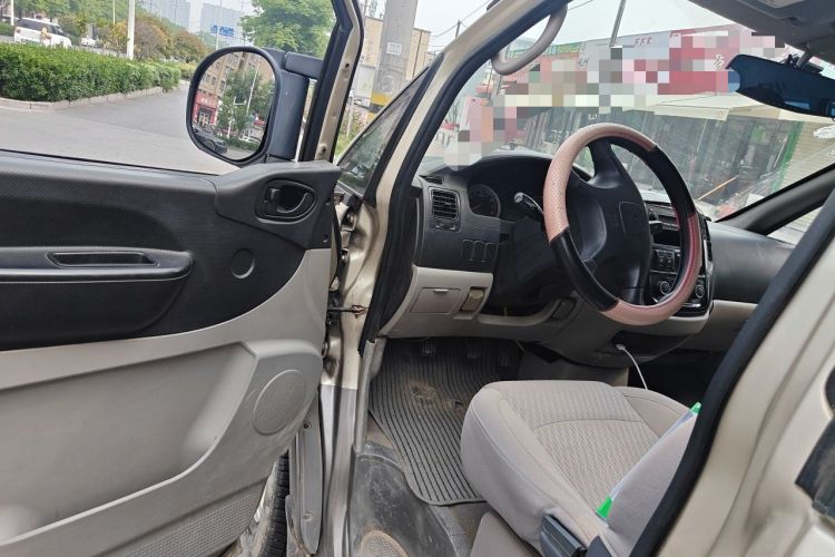 Used FORTHING Lingzhi 2016 M3L 1.6L 7-Seater Comfort Model Driver Seat