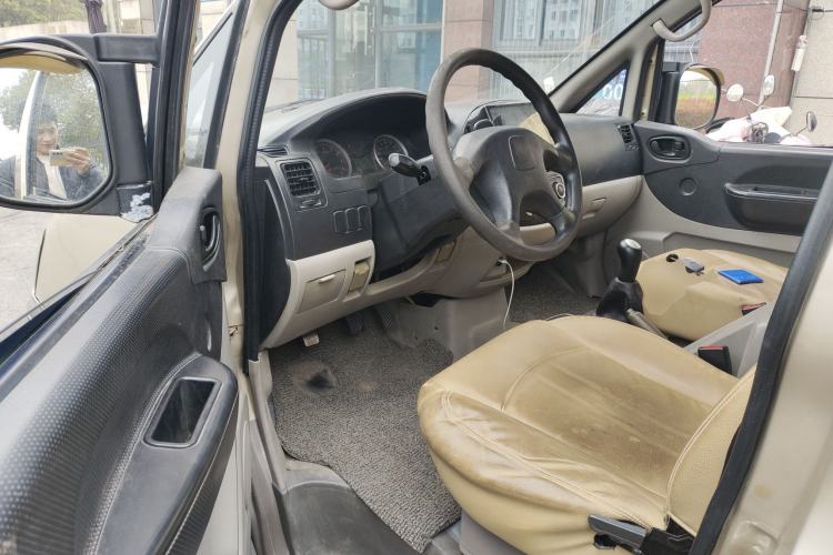 Used FORTHING Lingzhi 2016 M3L 1.6L 7-Seater Comfort Model Driver Seat