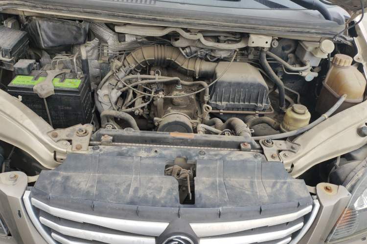 Used FORTHING Lingzhi 2016 M3L 1.6L 7-Seater Comfort Model Engine Bay