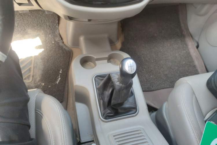 Used FORTHING Lingzhi 2016 M3 1.6L 7-Seater Comfort Model China V Standard Gear Lever