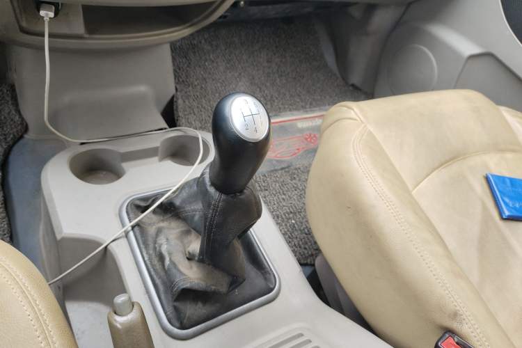 Used FORTHING Lingzhi 2016 M3L 1.6L 7-Seater Comfort Model Gear Lever