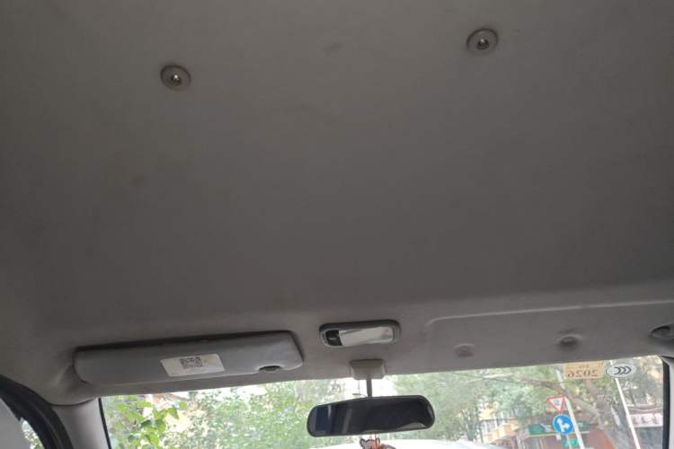 Used FORTHING Lingzhi 2016 V3 1.5L 7-Seater Standard Model China V Emission Standard Headliner