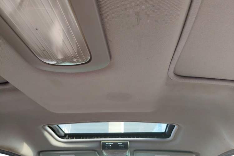 Used FORTHING Lingzhi 2016 M3 1.6L 7-Seater Luxury Model China IV Standard Headliner