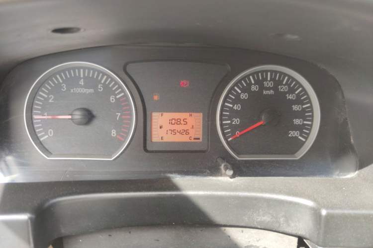 Used FORTHING Lingzhi 2016 M3 1.6L 7-Seater Comfort Model China V Standard Instrument Cluster