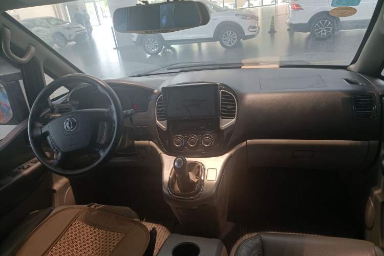 Used FORTHING Lingzhi 2016 M5 2.0L 7-seat Long-wheelbase Luxury Model Interior 1