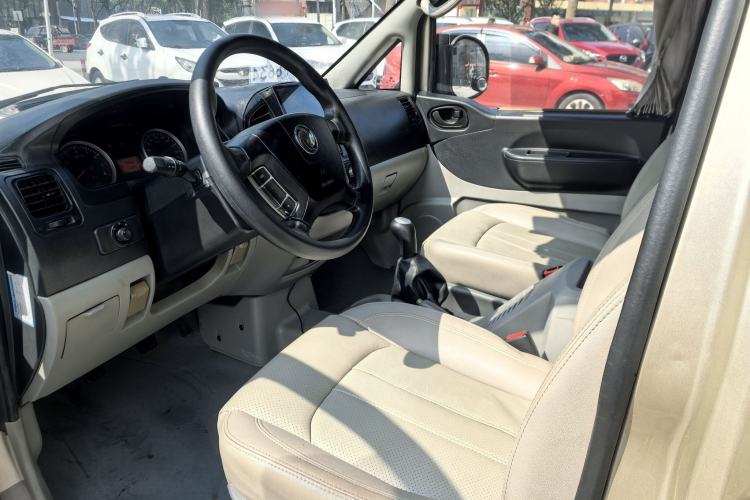 Used FORTHING Lingzhi 2016 M3 1.6L 7-Seater Luxury Model China IV Standard Interior 3