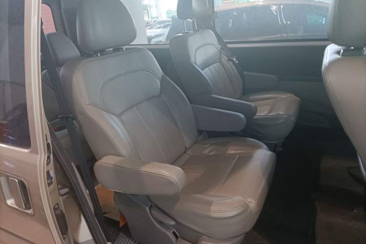 Used FORTHING Lingzhi 2016 M5 2.0L 7-seat Long-wheelbase Luxury Model Interior 5