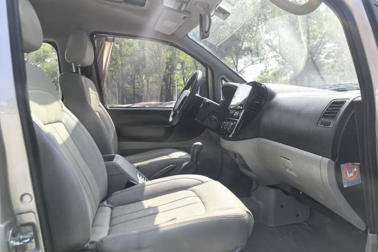 Used FORTHING Lingzhi 2016 M3 1.6L 7-Seater Luxury Model China IV Standard Interior 6