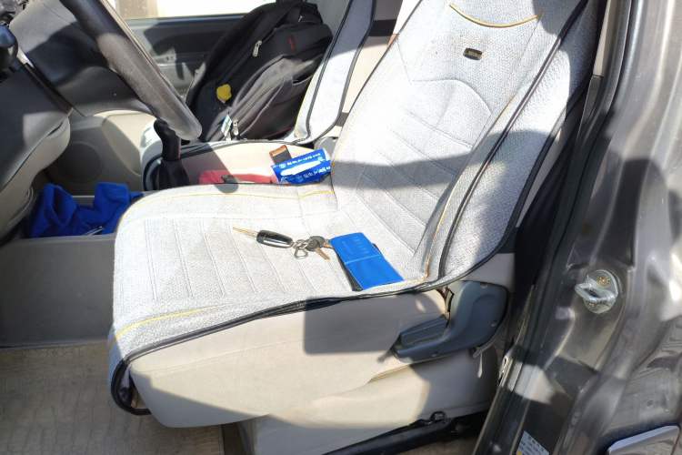 Used FORTHING Lingzhi 2016 V3 1.5L 7-Seater Comfort Model China V Standard Left Front Seat