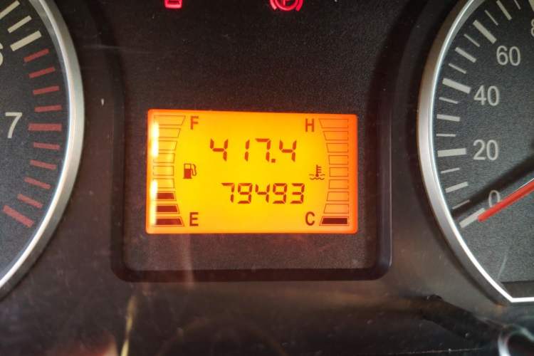 Used FORTHING Lingzhi 2016 M3 1.6L 7-Seater Luxury Model China IV Standard Odometer Close Up