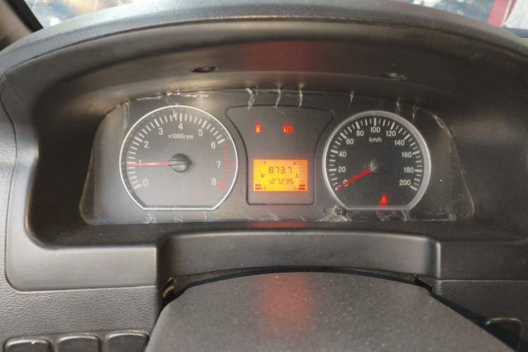 Used FORTHING Lingzhi 2016 M3L 1.6L 7-Seater Comfort Model Odometer Close Up