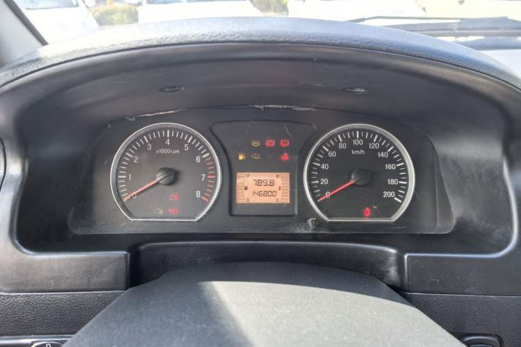 Used FORTHING Lingzhi 2016 M3 1.6L 7-Seater Luxury Model China IV Standard Odometer Close Up