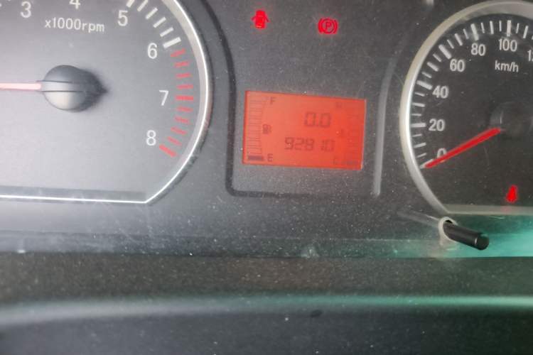 Used FORTHING Lingzhi 2016 M3L 1.6L 7-Seater Comfort Model Odometer Close Up