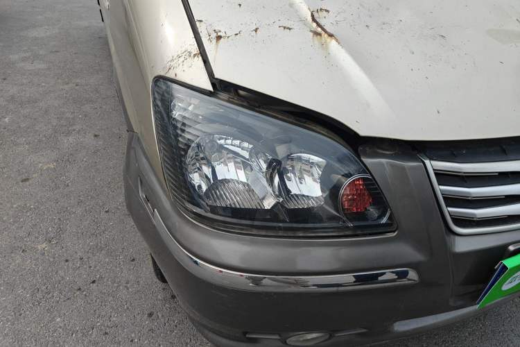 Used FORTHING Lingzhi 2016 M3L 1.6L 7-Seater Comfort Model Right Front Headlight