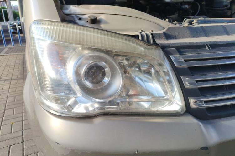 Used FORTHING Lingzhi 2016 M3 1.6L 7-Seater Luxury Model China IV Standard Right Front Headlight