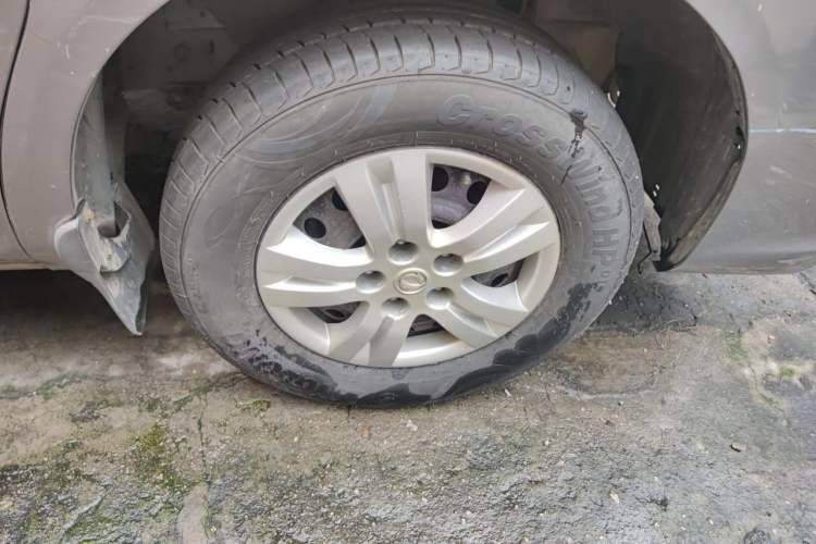 Used FORTHING Lingzhi 2016 M5 2.0L 7-seat Long-wheelbase Standard Model Right Front Wheel Hub