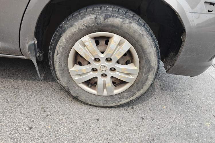 Used FORTHING Lingzhi 2016 M3L 1.6L 7-Seater Comfort Model Right Front Wheel Hub