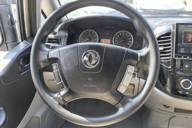 Used FORTHING Lingzhi 2016 M3 1.6L 7-Seater Luxury Model China IV Standard Steering Wheel