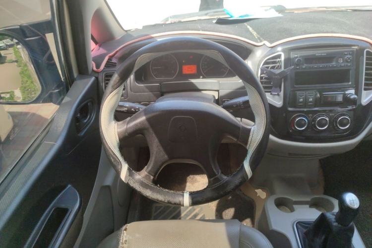 Used FORTHING Lingzhi 2016 M3 1.6L 7-Seater Comfort Model China V Standard Steering Wheel