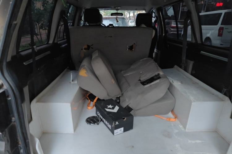 Used FORTHING Lingzhi 2016 V3 1.5L 7-Seater Standard Model China V Emission Standard Trunk