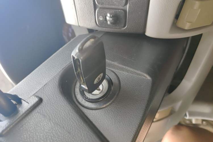 Used FORTHING Lingzhi 2016 M5 2.0L 7-seat Long-wheelbase Standard Model Vehicle Key