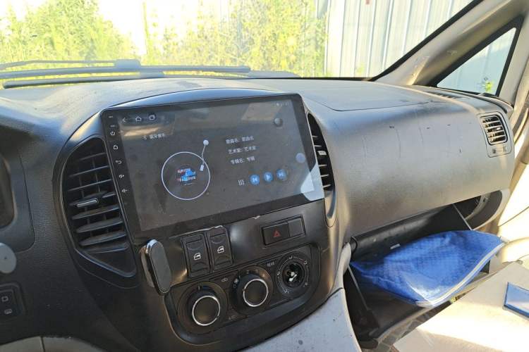 Used FORTHING Lingzhi 2016 M5 2.0L 7-seat Long-wheelbase Comfort Version Audio And AC Panel