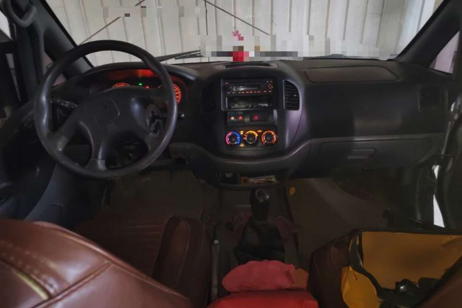 Used FORTHING Lingzhi 2016 V3 1.5L 7-Seater Luxury Model China V Emission Standard Center Console