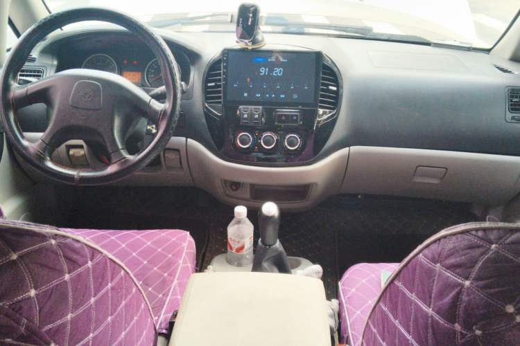 Used FORTHING Lingzhi 2016 V3 1.5L 7-Seater Luxury Model China IV Standard Center Console
