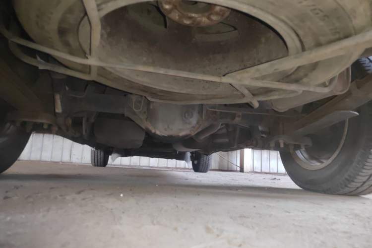Used FORTHING Lingzhi 2016 V3 1.5L 7-Seater Luxury Model China V Emission Standard Chassis Rear