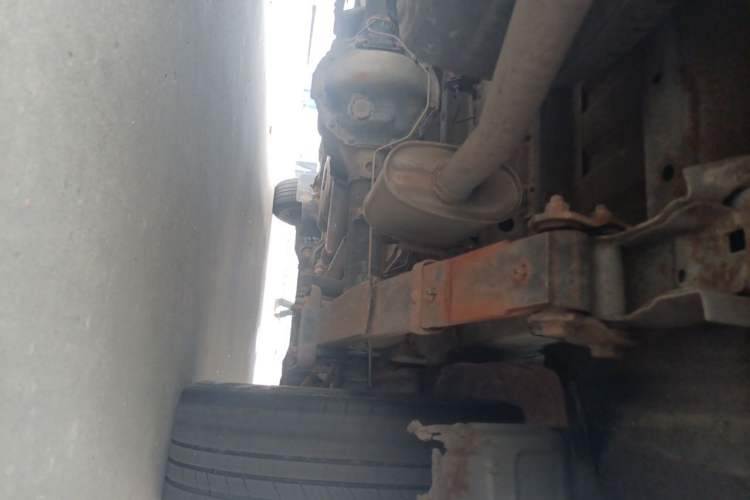 Used FORTHING Lingzhi 2016 M3L 1.6L 7-Seater Comfort Model Chassis Rear Right