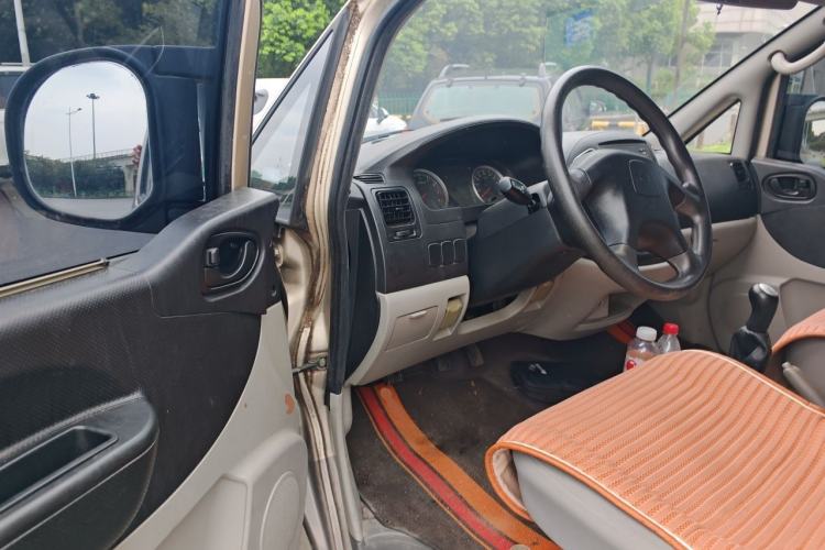 Used FORTHING Lingzhi 2016 V3 1.5L 7-Seater Luxury Model China IV Standard Driver Seat