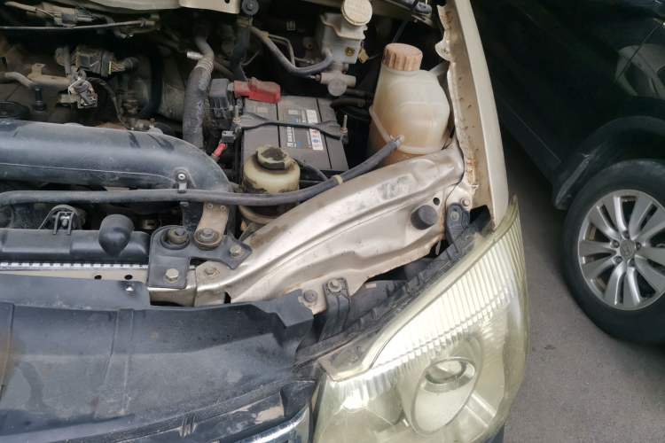 Used FORTHING Lingzhi 2016 M5 2.0L 7-seat Long-wheelbase Comfort Version Engine Bay Left