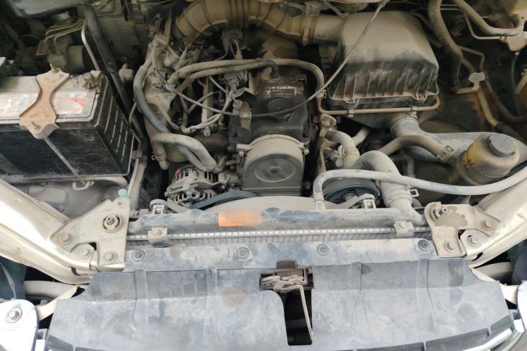 Used FORTHING Lingzhi 2016 M3L 1.6L 7-Seater Comfort Model Engine Bay