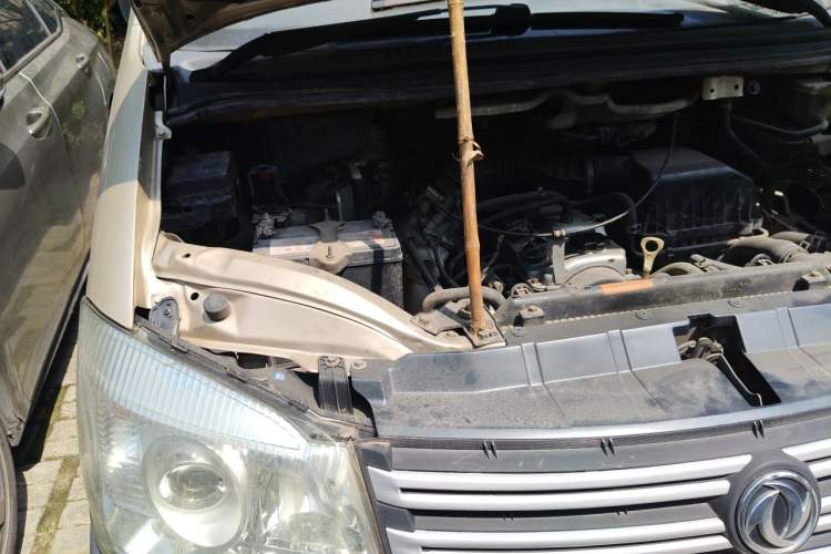 Used FORTHING Lingzhi 2016 M3 1.6L 7-Seater Standard Model China V Emission Standard Engine Bay Right